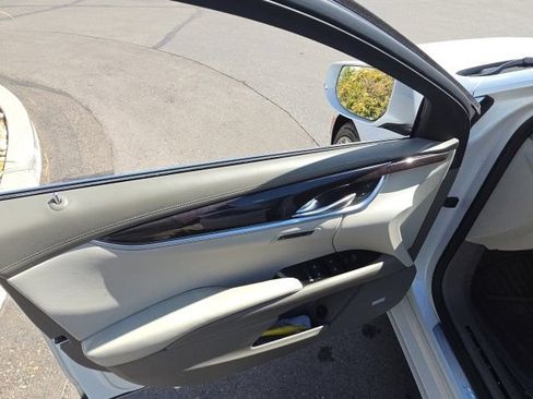 Used 2016 Cadillac XTS Vsport Platinum AWD/4WD image 9