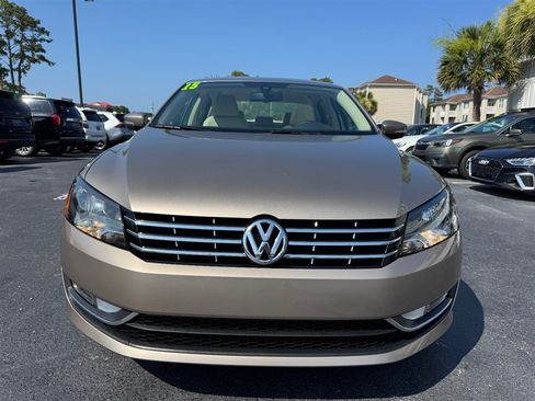 Used 2015 Volkswagen Passat 1.8T SEL Premium FWD image 3