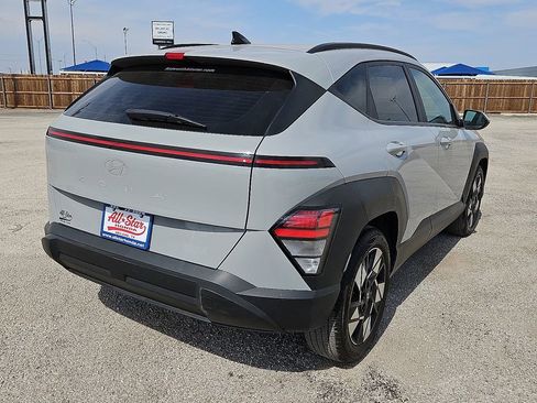 Used 2024 Hyundai Kona SEL w/ Convenience Package image 7