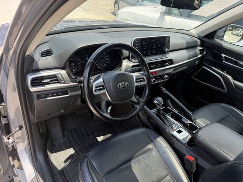 Used 2020 Kia Telluride S w/ S 8 Passenger Seating Package FWD image 16