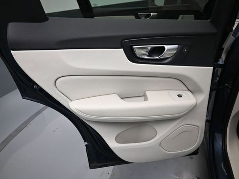 Used 2024 Volvo XC60 B5 Plus w/ Protection Package Premier image 31