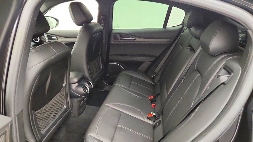 Used 2023 Alfa Romeo Stelvio Ti AWD/4WD image 22