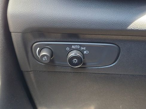 Used 2023 Buick Envision Essence AWD/4WD image 19