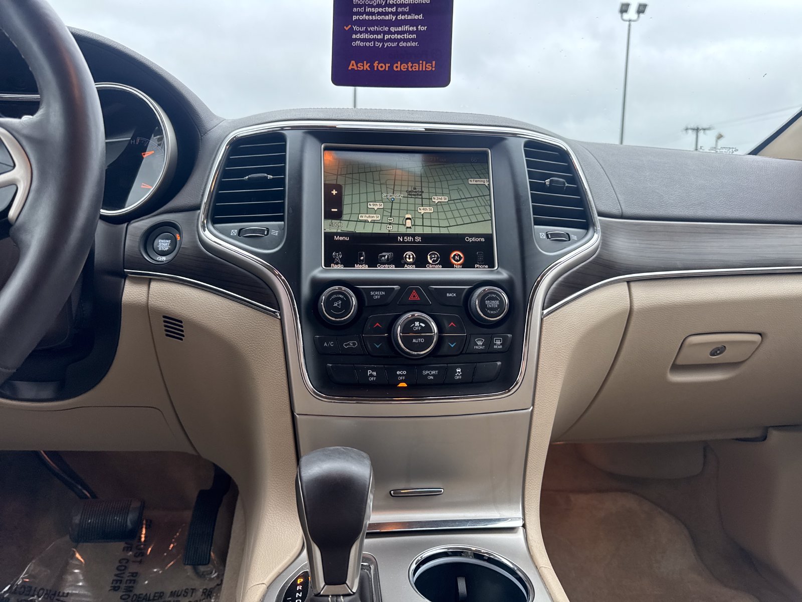 Used 2017 Jeep Grand Cherokee Overland AWD/4WD image 24