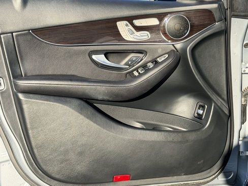 Used 2022 Mercedes-Benz GLC 300 4MATIC image 17