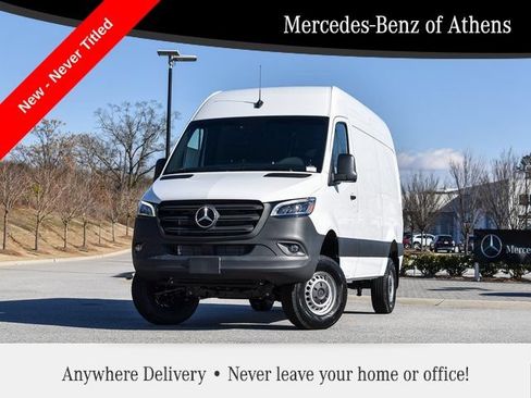 Used 2024 Mercedes-Benz Sprinter 2500 image 2