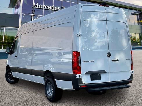 New 2025 Mercedes-Benz Sprinter 4500 image 3