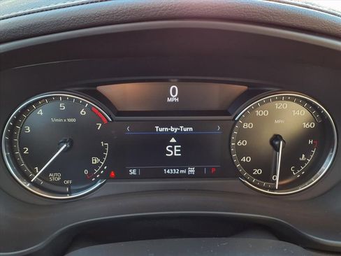 Certified 2023 Cadillac XT4 Luxury w/ Cold Weather Package image 19