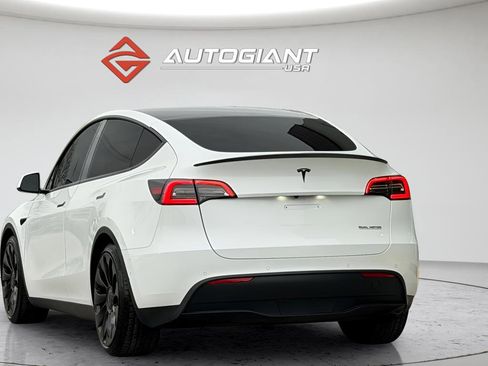 Used 2022 Tesla Model Y Performance image 9