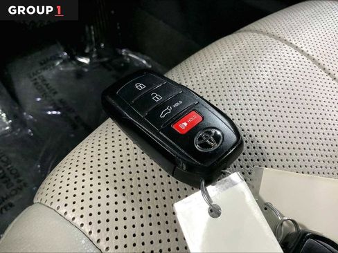 Used 2024 Toyota Grand Highlander Limited image 15