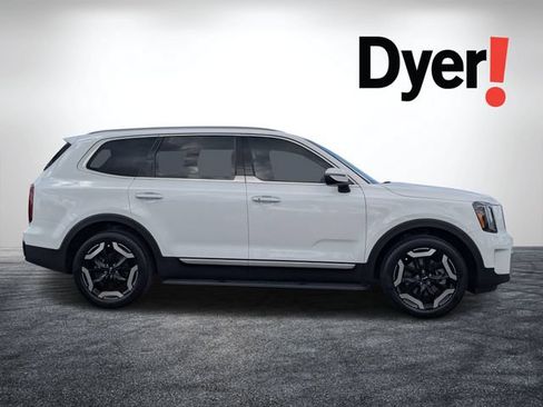 Certified 2025 Kia Telluride S FWD image 2