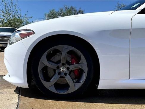 Used 2019 Alfa Romeo Giulia RWD image 10
