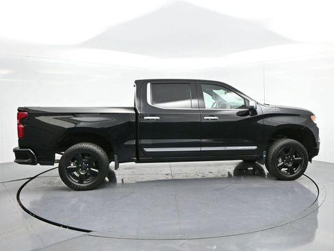 Used 2023 Chevrolet Silverado 1500 High Country w/ High Country Premium Package AWD/4WD image 8