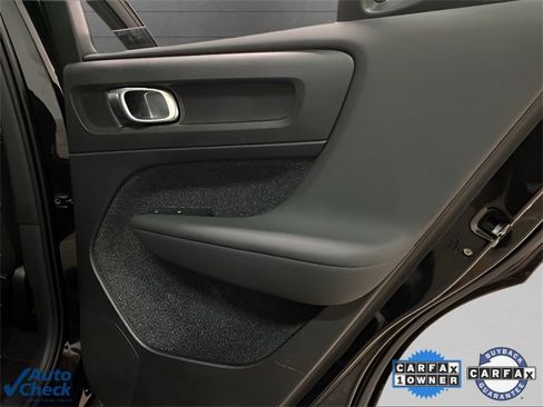 Used 2025 Volvo XC40 B5 Core image 68