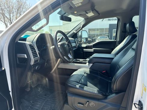 Used 2017 Ford F350 Lariat w/ Chrome Package image 5
