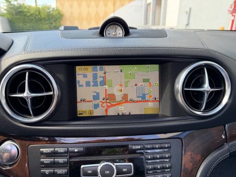 Used 2013 Mercedes-Benz SL 550 image 23