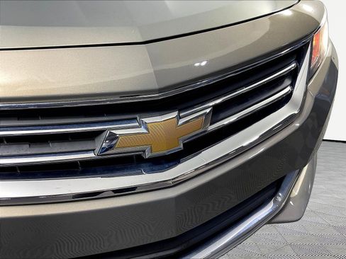 Used 2019 Chevrolet Impala LT FWD image 32