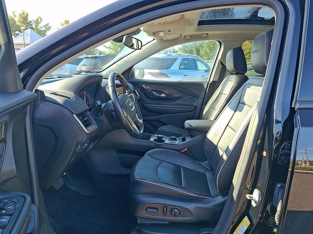 Used 2019 GMC Terrain Denali w/ Driver Alert Package II AWD/4WD image 14