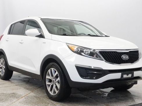 Used 2016 Kia Sportage LX image 9