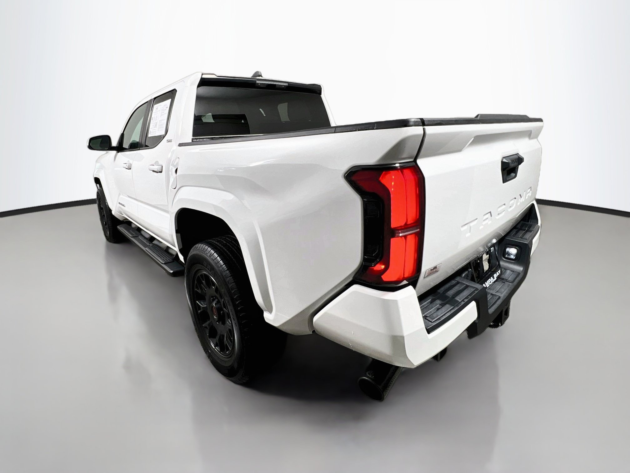 Used 2024 Toyota Tacoma SR5 RWD image 8
