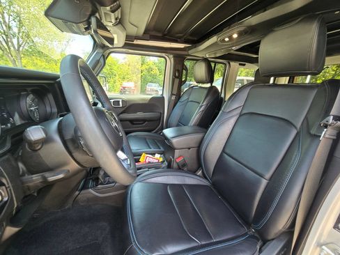 Used 2024 Jeep Wrangler High Altitude AWD/4WD image 14