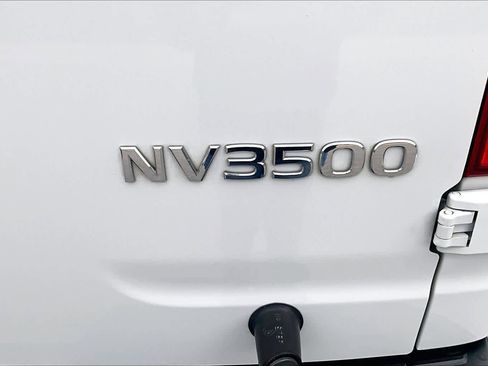 Used 2020 Nissan NV 3500 S image 10