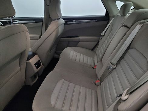 Used 2017 Ford Fusion SE w/ Fusion SE Technology Package FWD image 18
