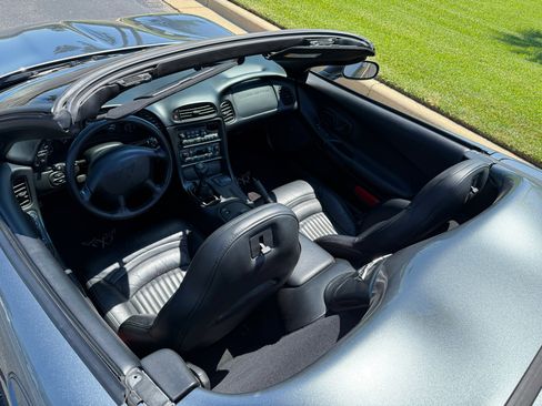 Used 2003 Chevrolet Corvette Convertible w/ Preferred Equipment Group1 image 20