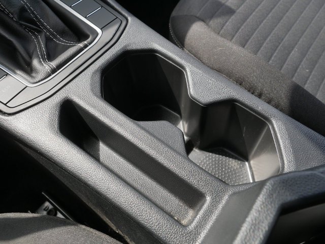 Certified 2025 Volkswagen Jetta S FWD image 33