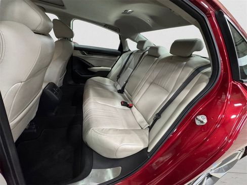 Used 2018 Honda Accord Touring image 13