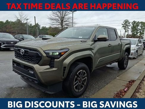 Used 2025 Toyota Tacoma TRD Sport w/ TRD Sport Premium Package image 4