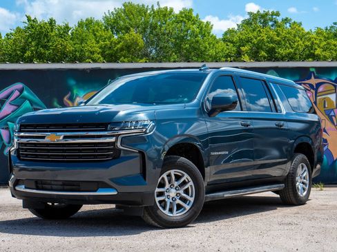 Used 2021 Chevrolet Suburban LT RWD image 5