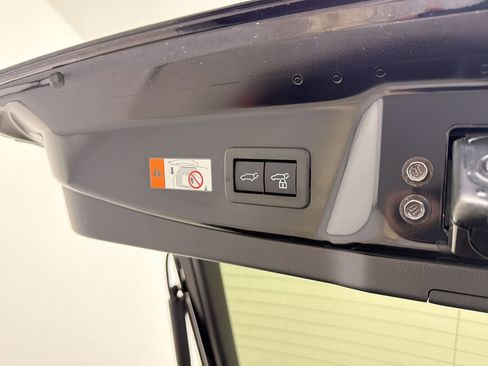 Used 2024 Toyota Prius Limited w/ Limited Premium Package image 17