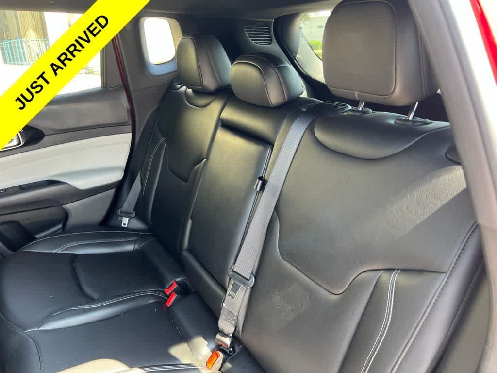 Used 2025 Jeep Compass Limited AWD/4WD image 15