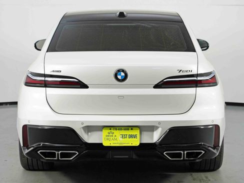 Used 2023 BMW 760i xDrive image 65