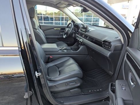 Used 2024 Honda Pilot Touring image 19