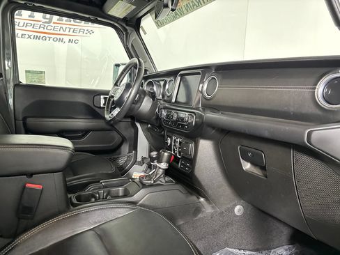 Used 2023 Jeep Wrangler Unlimited Sahara w/ Cold Weather Group AWD/4WD image 27