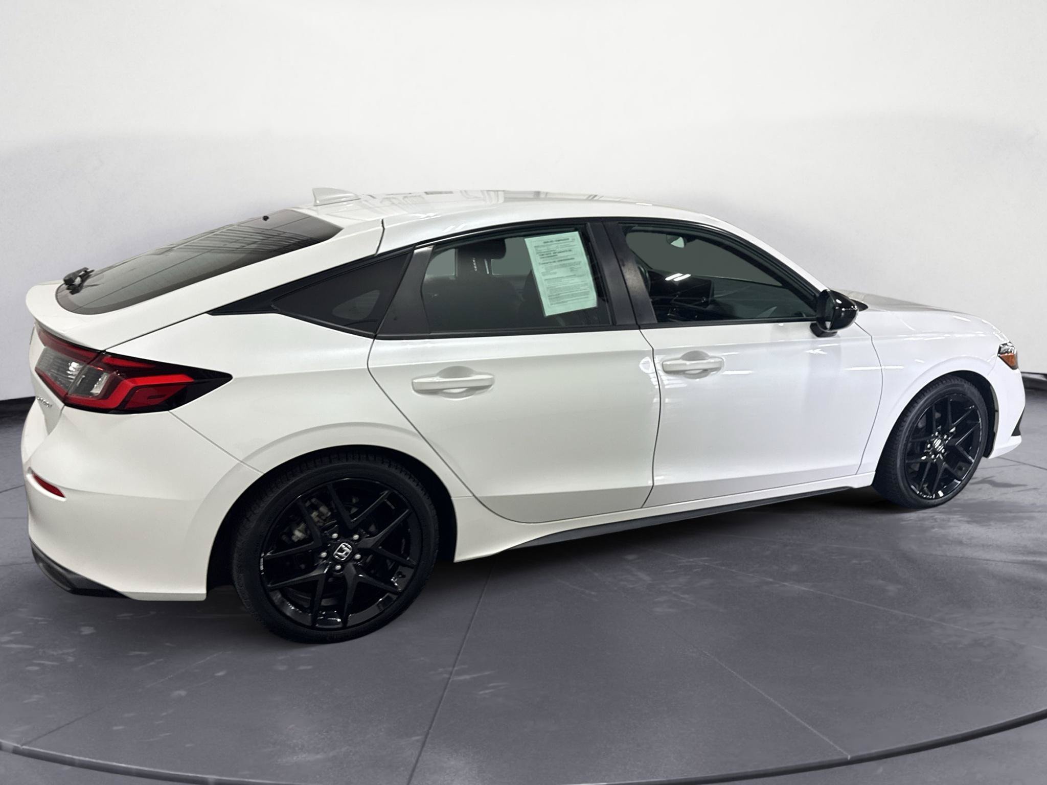 Used 2022 Honda Civic Sport image 9