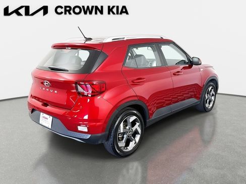 Used 2024 Hyundai Venue Limited image 6