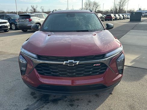 Used 2024 Chevrolet Trax RS w/ Sunroof Package image 8