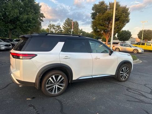 Used 2025 Nissan Pathfinder Platinum AWD/4WD image 7