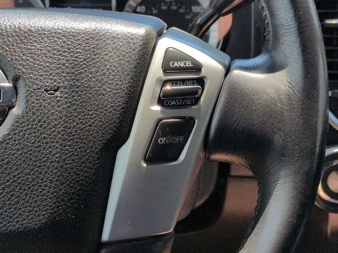 Used 2019 Nissan Titan SV w/ SV Convenience Package RWD image 21