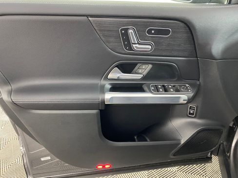 New 2026 Mercedes-Benz GLB 250 4MATIC image 12