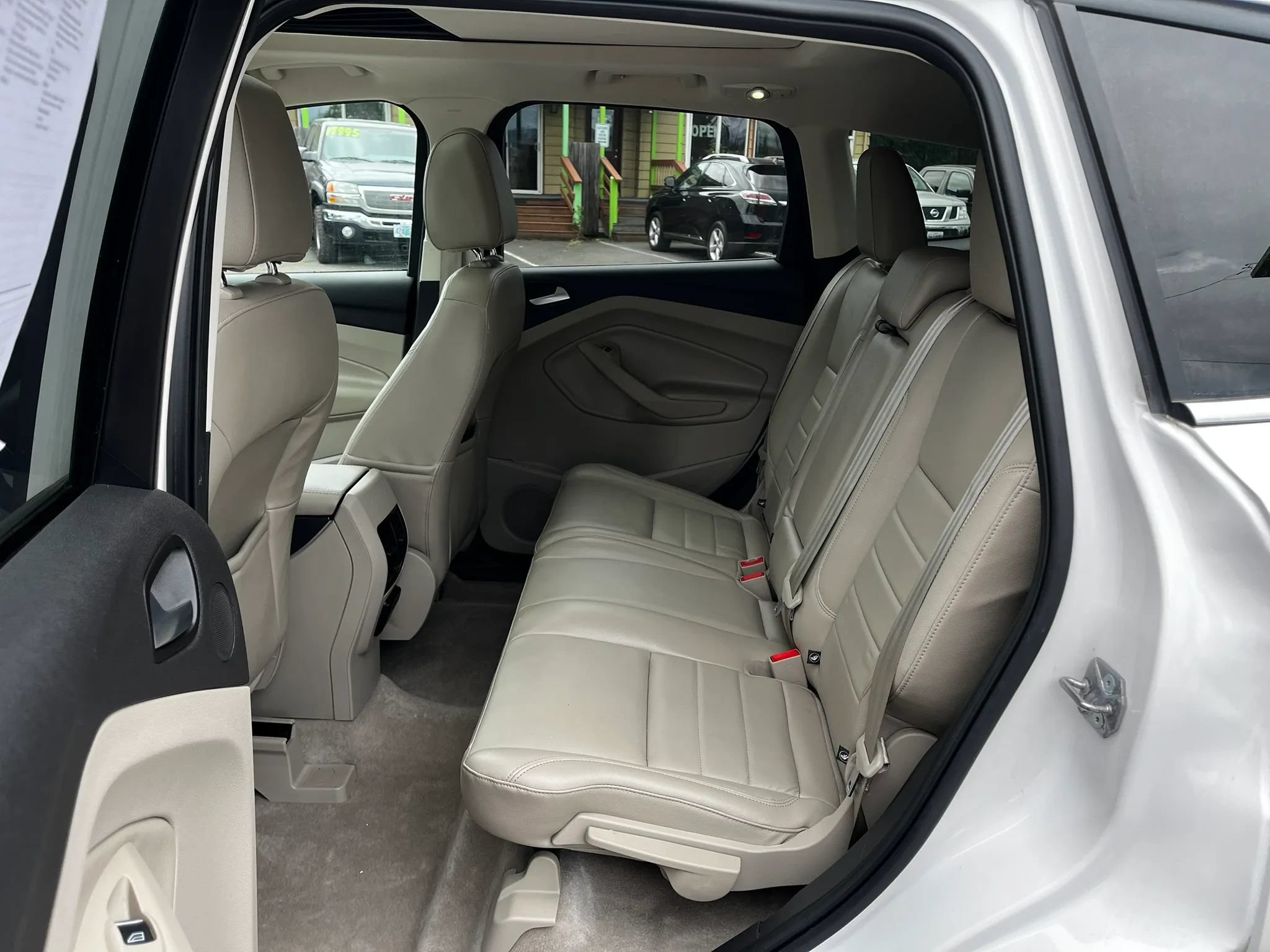 Used 2015 Ford Escape Titanium w/ Equipment Group 301A AWD/4WD image 11