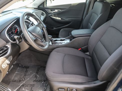 Used 2022 Chevrolet Malibu LT FWD image 17