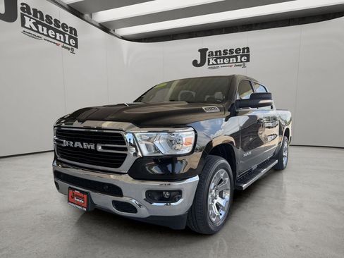 Used 2021 RAM 1500 4x4 Crew Cab image 1