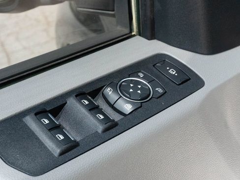 Used 2019 Ford F250 XLT w/ XLT Premium Package AWD/4WD image 17
