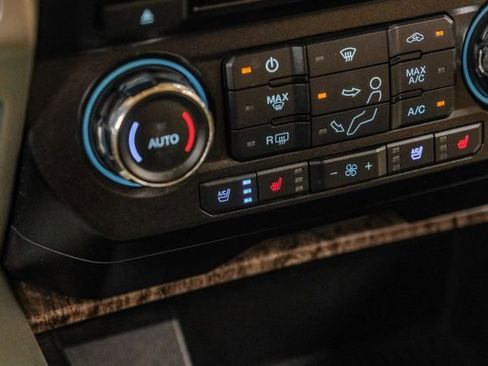 Used 2017 Ford F350 Lariat w/ Lariat Value Package AWD/4WD image 26