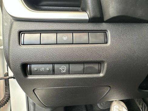 Used 2023 Nissan Rogue SV AWD/4WD image 21