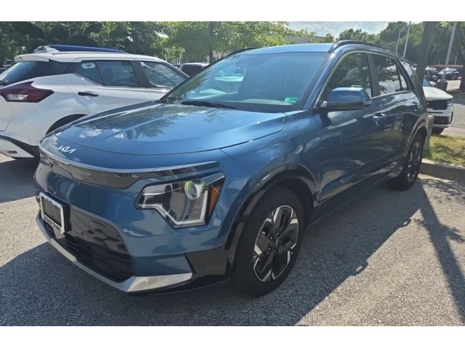 Used 2025 Kia Niro Wind w/ Wind Preserve Package FWD image 1